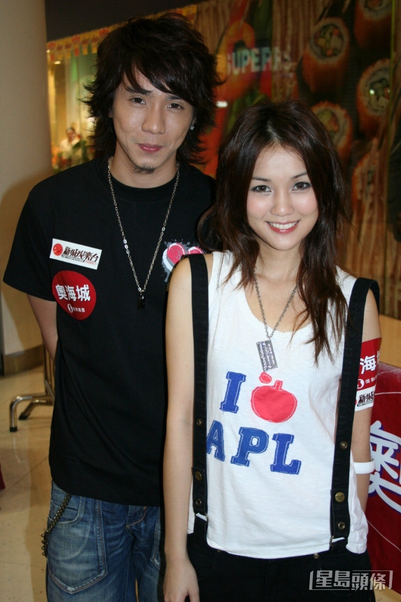 2007年谢安琪与张继聪结婚，两人育有一子一女。